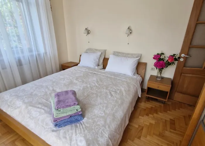 Old Next To St Peters Church 公寓